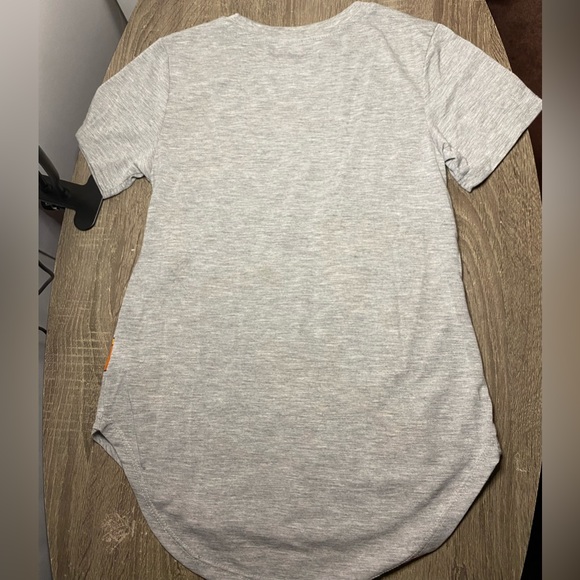 🍂🆕 Disney Tigger “High Energy” Tee - Gray - Size XS - Picture 2 of 4